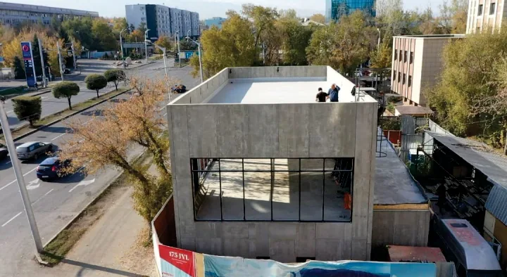 Здание из панелей ЦСП на этапе строительства